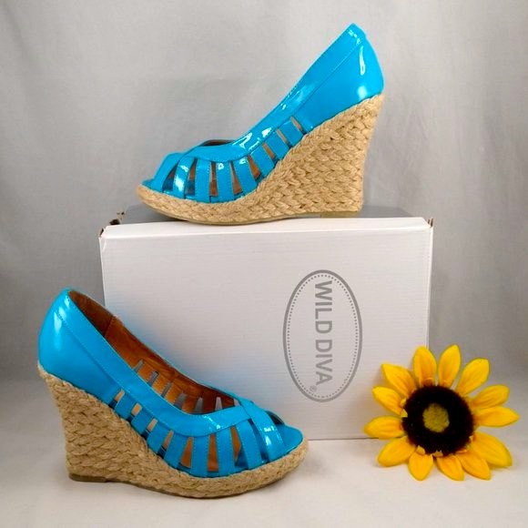Wild Diva Shoes - NWT Wild Diva Women Mirna Blue Platform Wedges 5.5